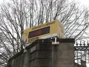 Dans 100 jours le Tour de France fera étape à Limoges. L'arrivée sera jugée le 8 juillet place Jourdan. Un compte à rebours a été installé.