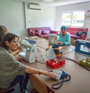 Parmi les ateliers qui sont proposés au Centre social de Beaubreuil par le pôle adultes ou le pôle parentalité et pour les jeunes, de l’activité physique, de la couture, des sorties, des ateliers parents-enfants, des anima- tions, des soirées, des jeux, ... Plus de renseignements auprès du centre social au 05 55 45 64 84