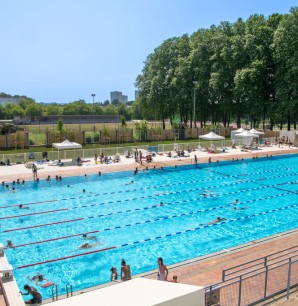 Le grand bassin d'été de la piscine de Beaublanc