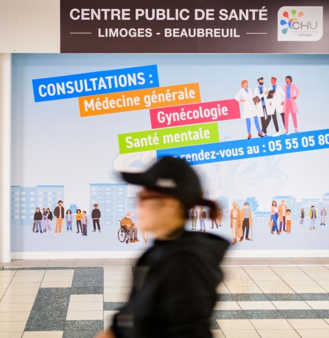 Situé dans la galerie marchande du centre commercial, les demandes de rendez-vous auprès du centre public de santé se font uniquement au 05 55 05 80 47, du lundi au vendredi (hors jours fériés), de 9 h à 12 h 30 et de 13 h 30 à 17 h
