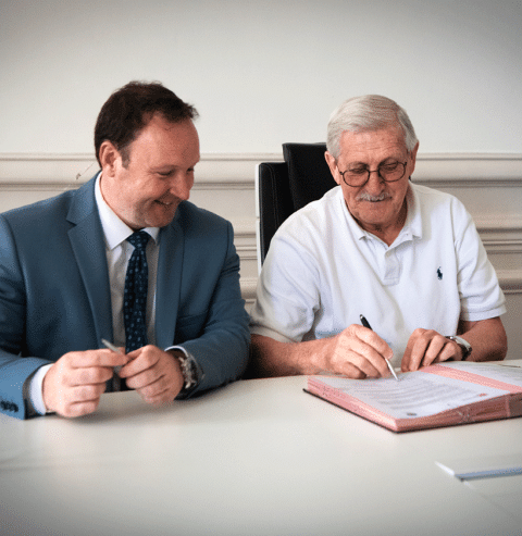 Signature de convention VDL - UNILIM 2025. Vincent Jolivet, président de l’Université et Émile Roger Lombertie, maire de Limoges