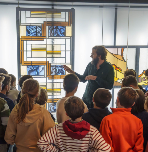 Les enfants de classes de CM1/CM2 découvrent le mouvement Art déco au musée des Beaux-Arts