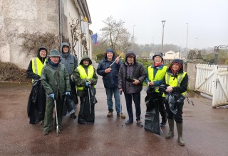 Le conseil de quartier a organisé sa première collecte de déchets dans le quartier le samedi 1er avril 2023, le long de la route départementale 220 vers le nord et en direction de Limoges, dans le secteur de Grossereix, route de Bonnac-la-Côte, route de Chaptelat et autour du stade